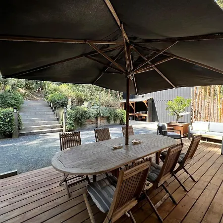 Apartment With Garden, Beaches Within Walking Distance *